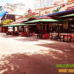 Dù Che Nắng Lệch Tâm Cho Quán Cafe